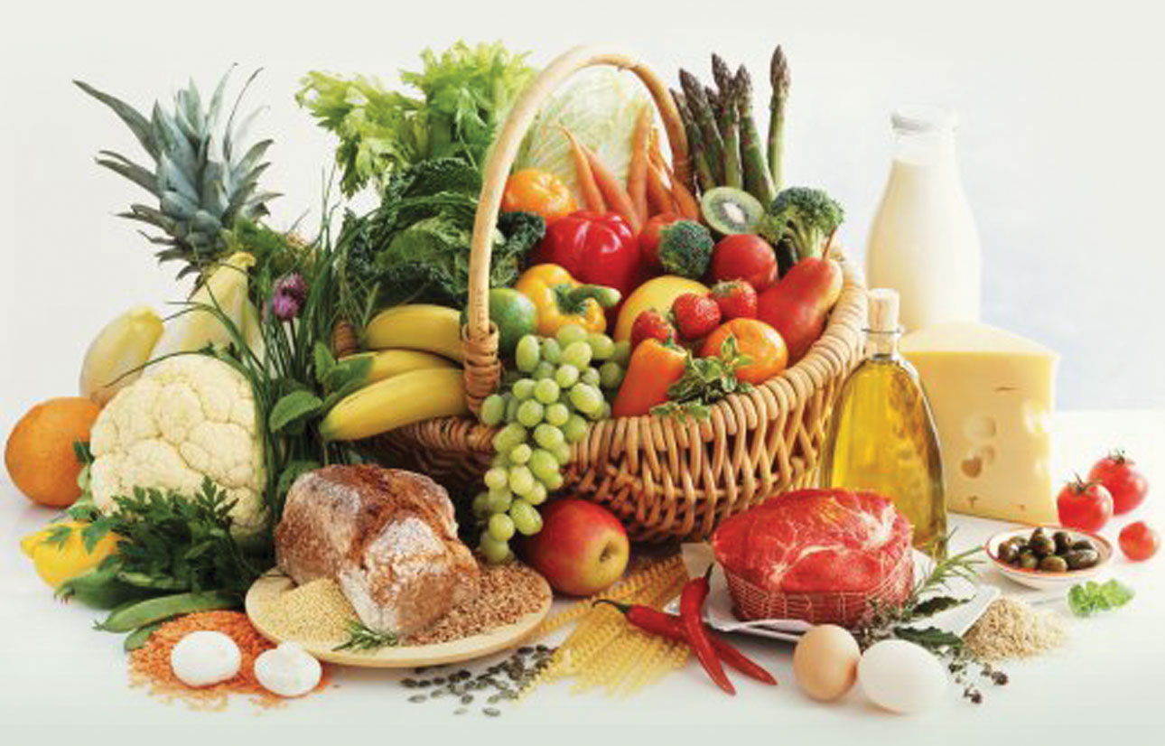 Организация фрукты овощи. Продукты питания. Пищевая продукция. Корзина с полезными продуктами. Композиция продуктов питания.